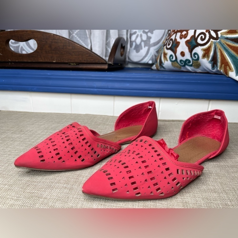 Madden Girl Eva Flats Size 9.5 Pink Red Perforated Pointed Toe Slip On Shoes